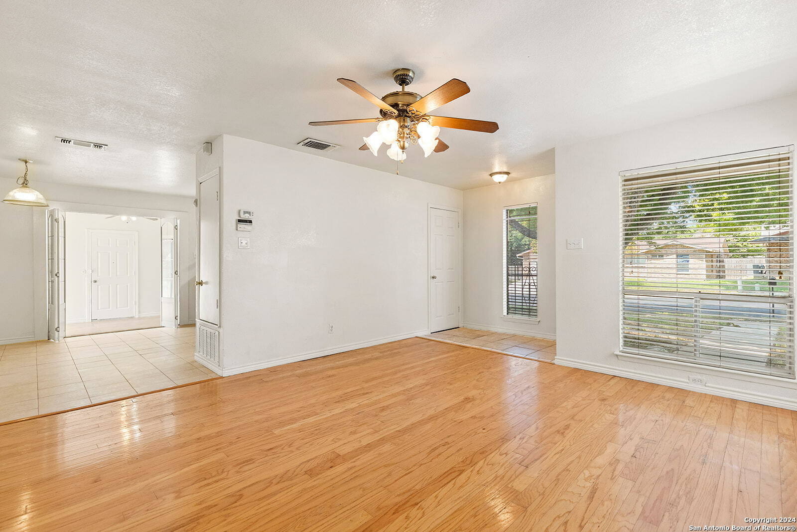 Property Photo:  6811 Evening Sun St  TX 78238 