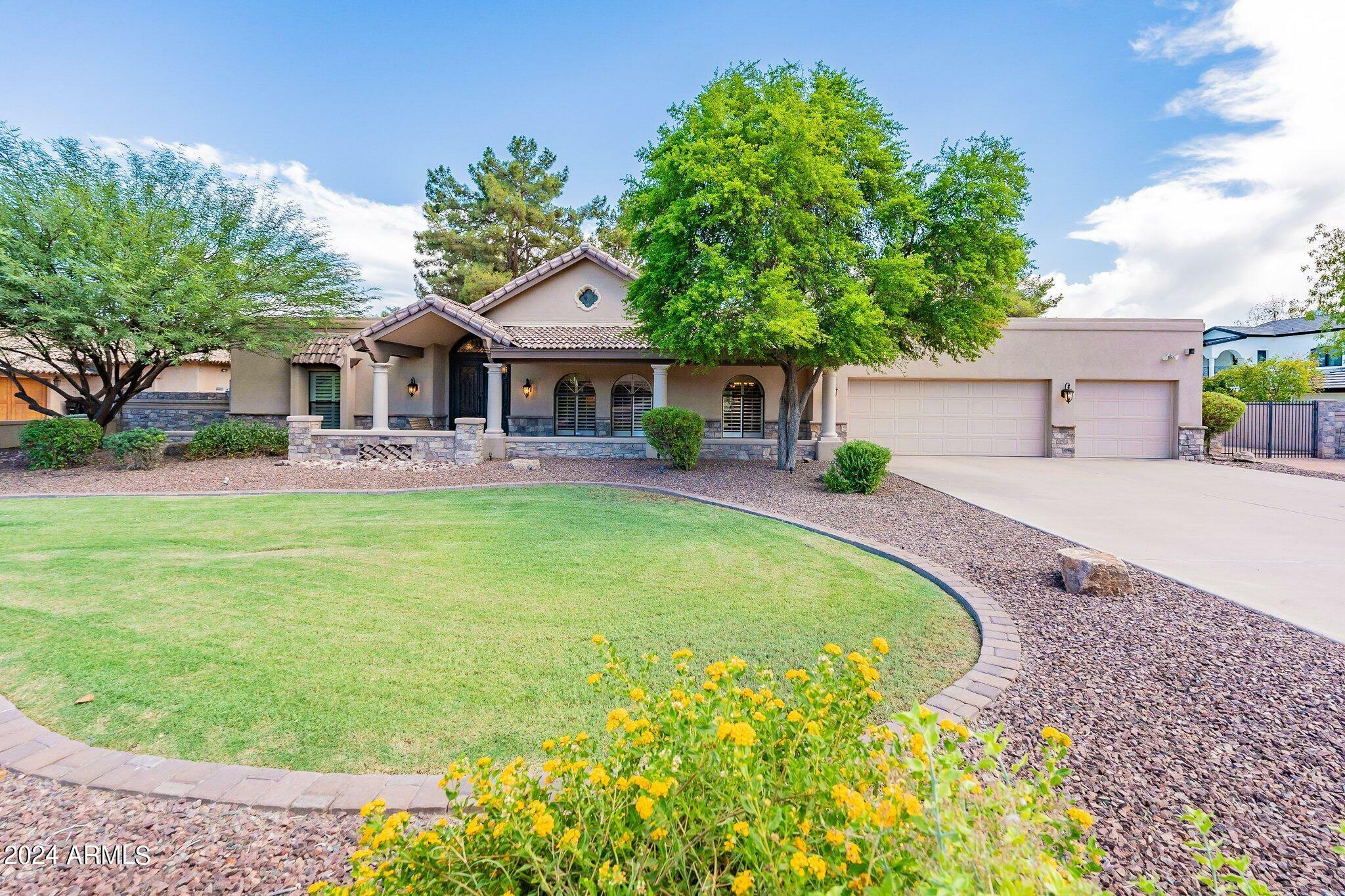 Property Photo:  2071 E La Vieve Lane  AZ 85284 