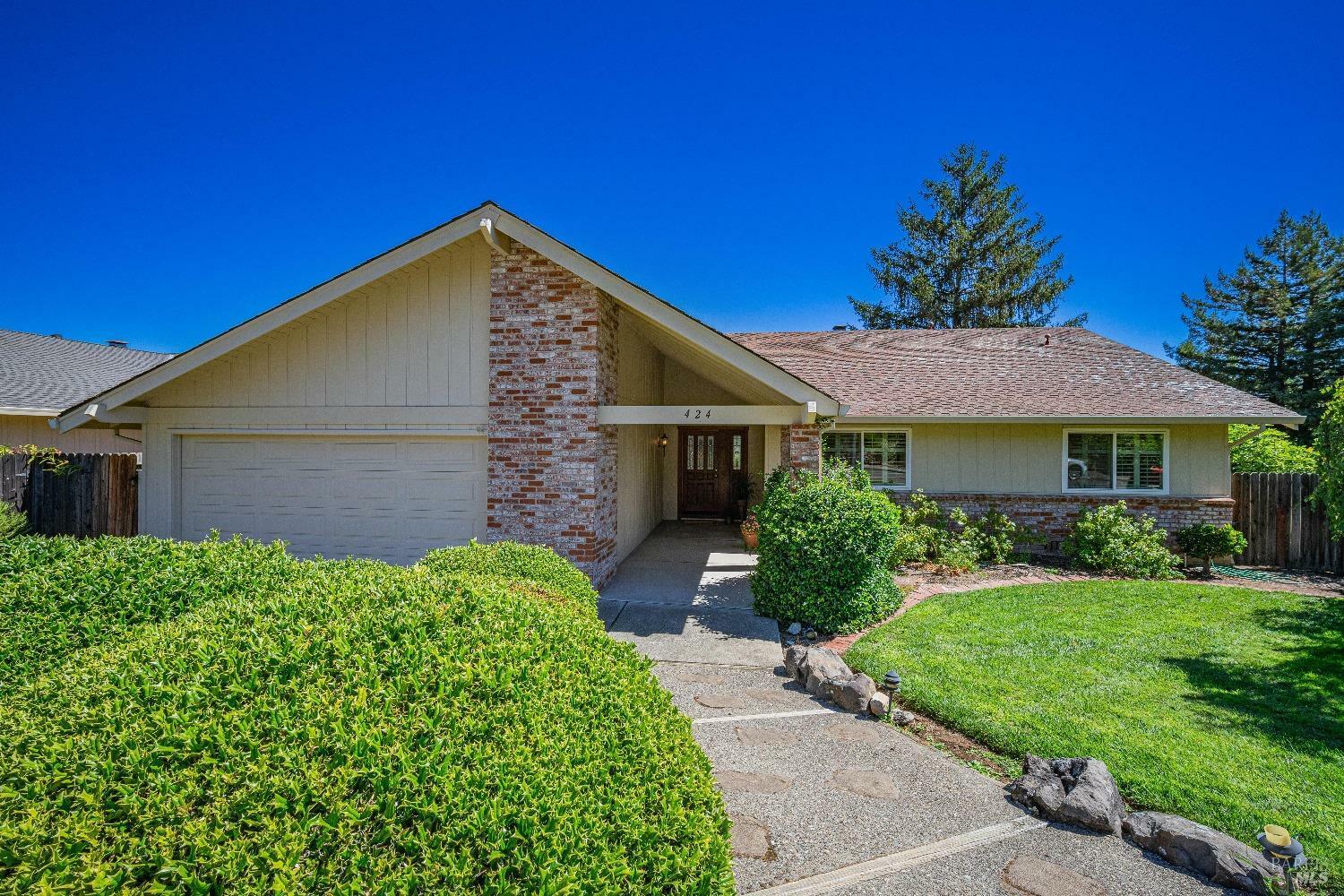 Property Photo:  424 Oak Brook Lane  CA 95409 