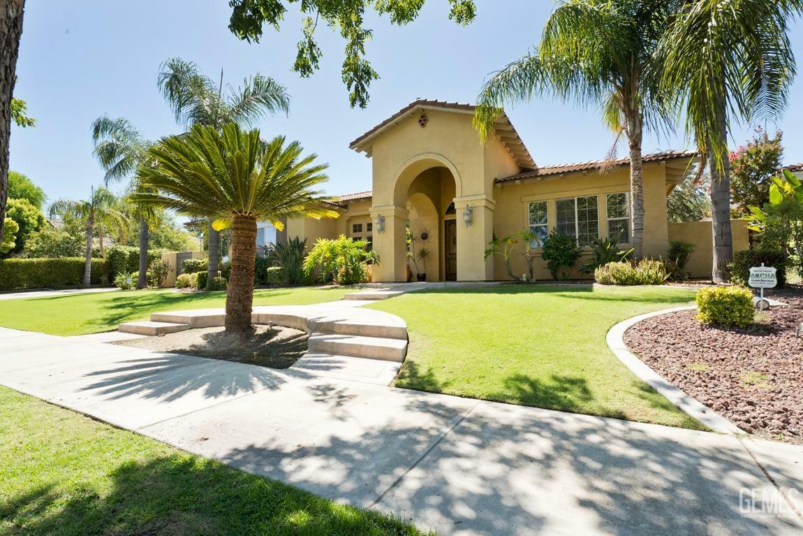 Property Photo:  11103 Queensbury Drive  CA 93312 