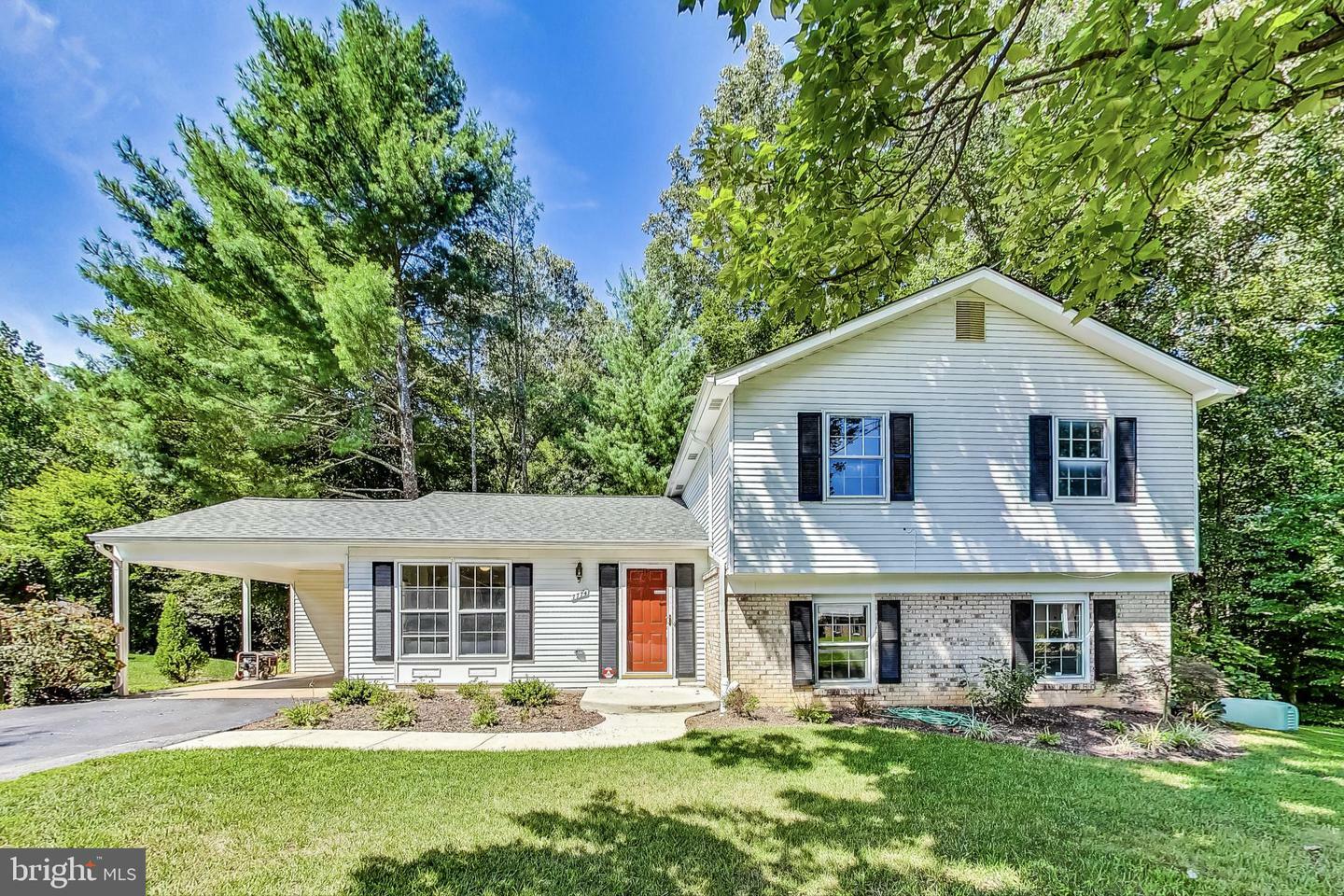 Property Photo:  7774 Newington Woods Drive  VA 22153 