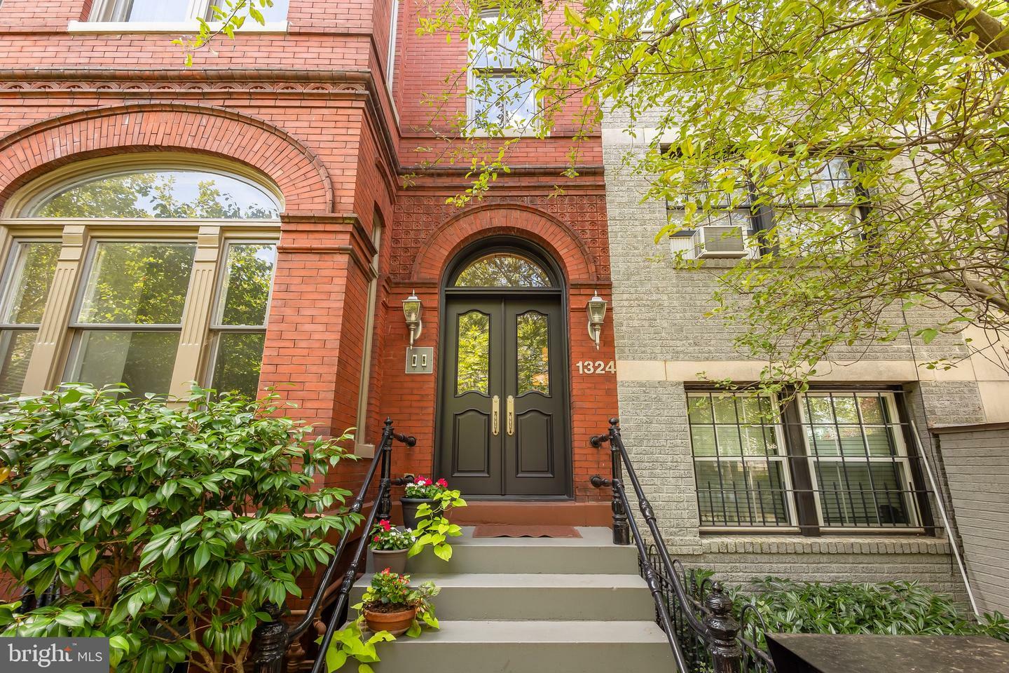 Property Photo:  1324 Q Street NW Penthouse B  DC 20009 