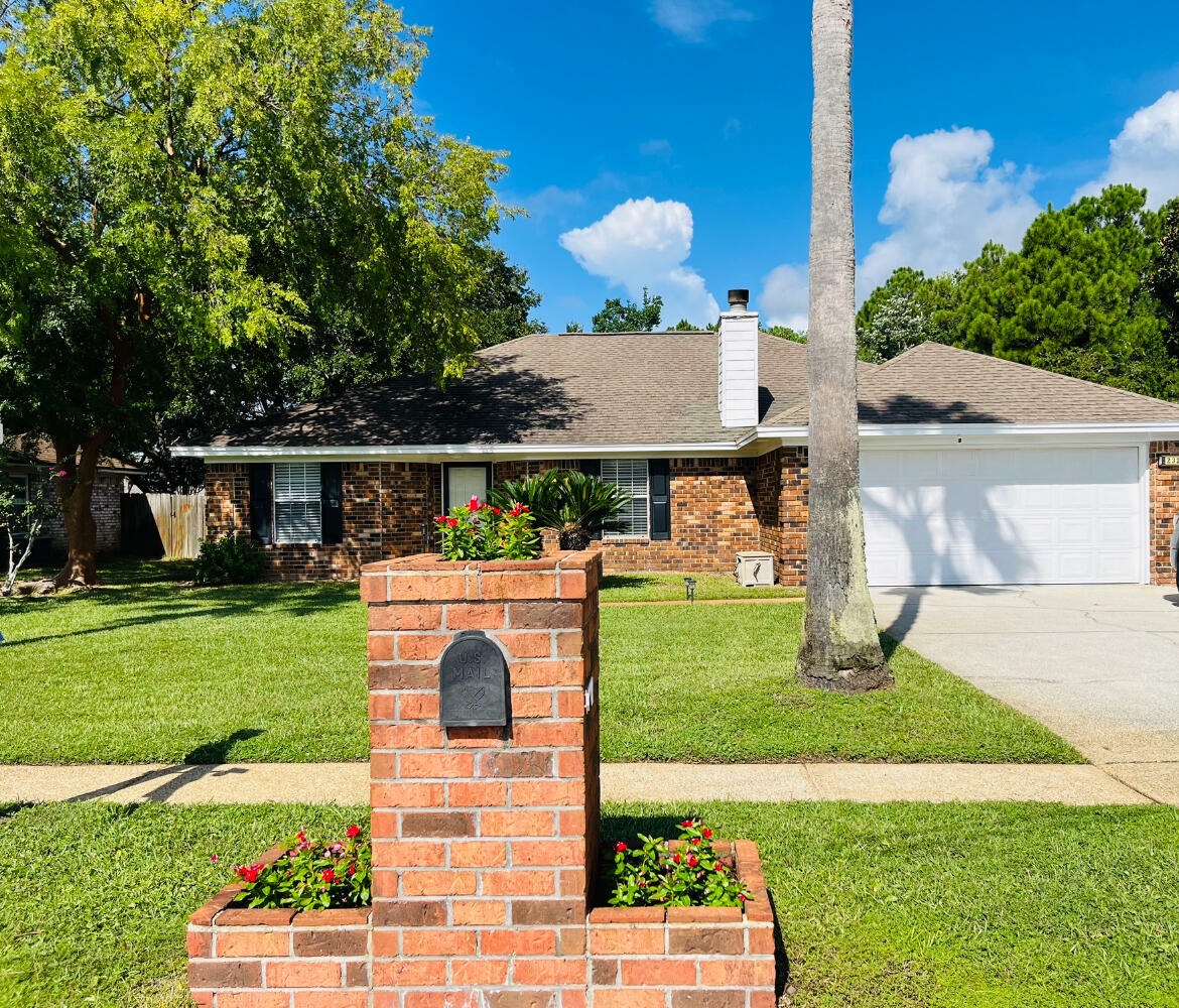 Property Photo:  2325 Mary Anne Circle  FL 32566 