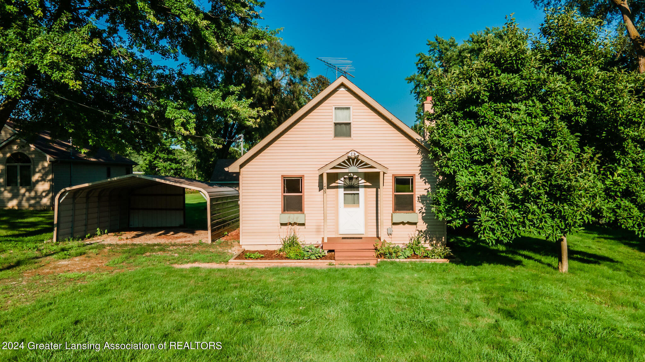 Property Photo:  1435 Guenther Avenue  MI 48917 