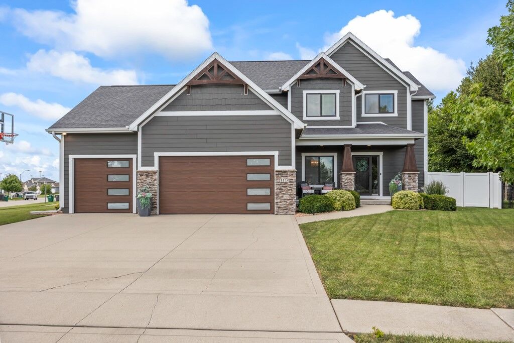 Property Photo:  1110 NW Ashland Court  IA 50023 