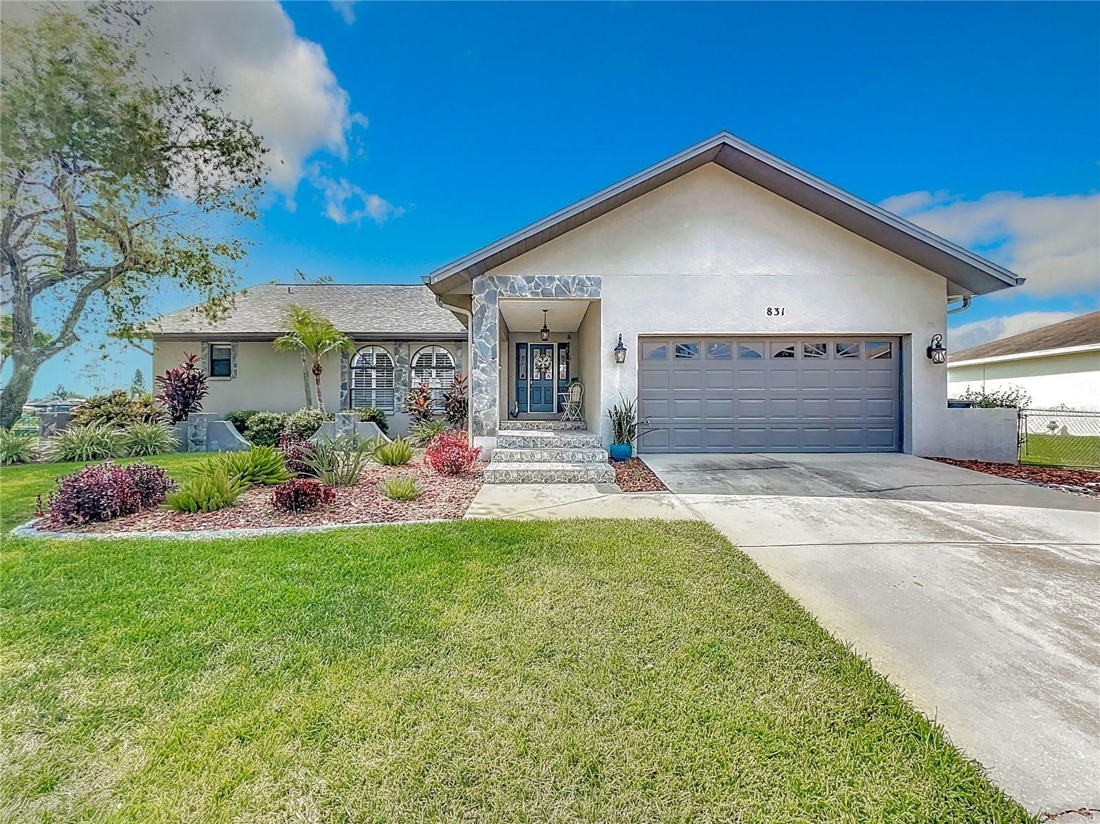 Property Photo:  831 Golf Island Drive  FL 33572 