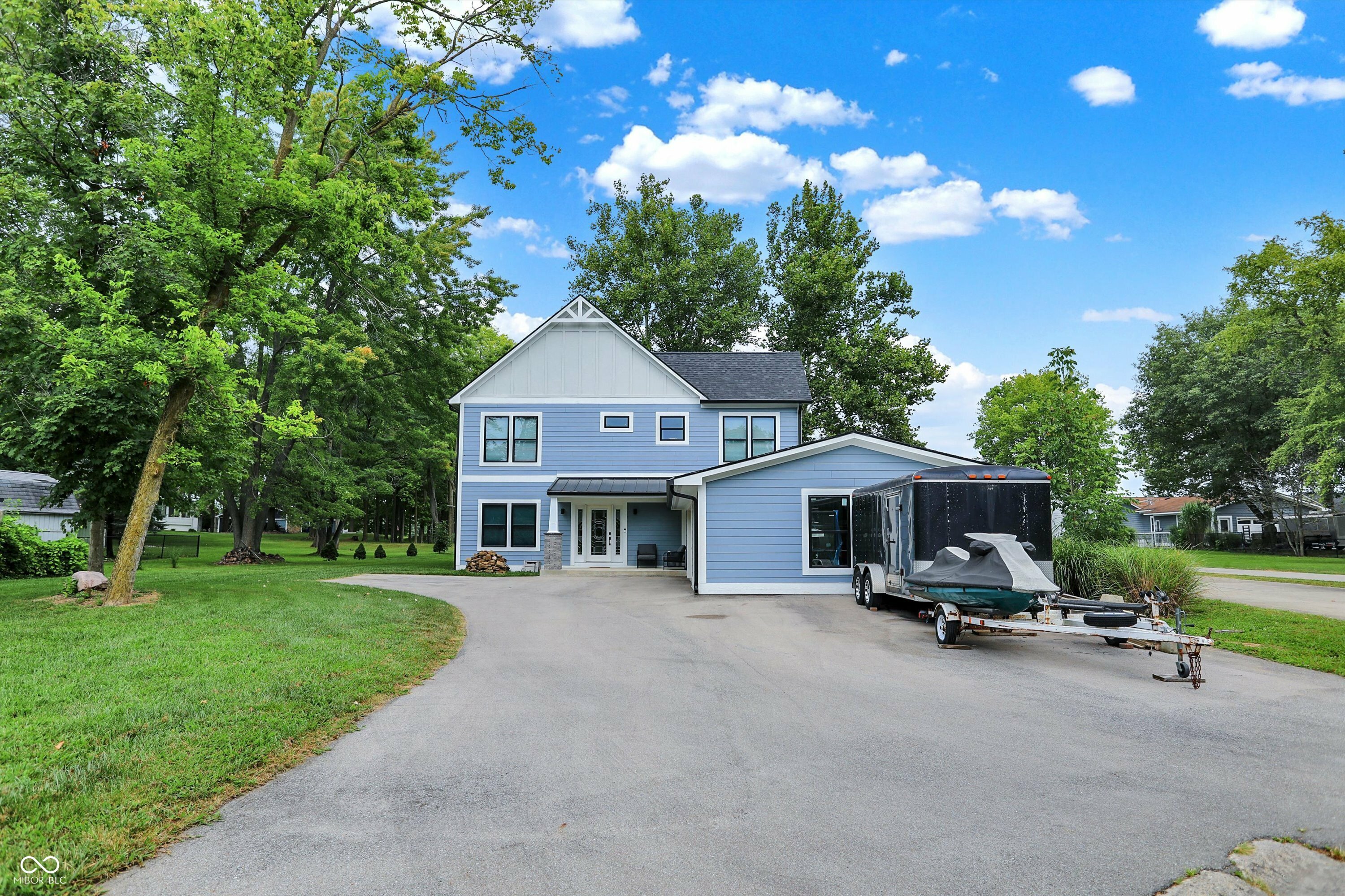 Property Photo:  1160 Nantucket Drive  IN 46034 