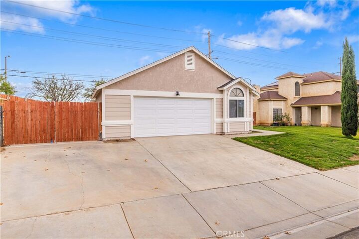 Property Photo: 3824 Balmont Street CA 93536