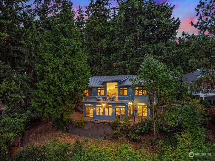Property Photo: 2113 East Lake Sammamish Parkway SE WA 98075