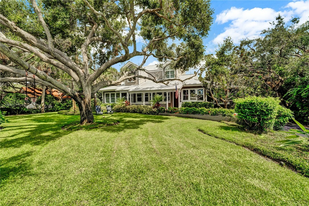 Property Photo:  975 Riomar Drive  FL 32963 