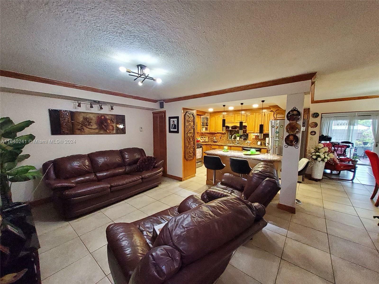 Property Photo:  11389 SW 65th St 11389  FL 33173 