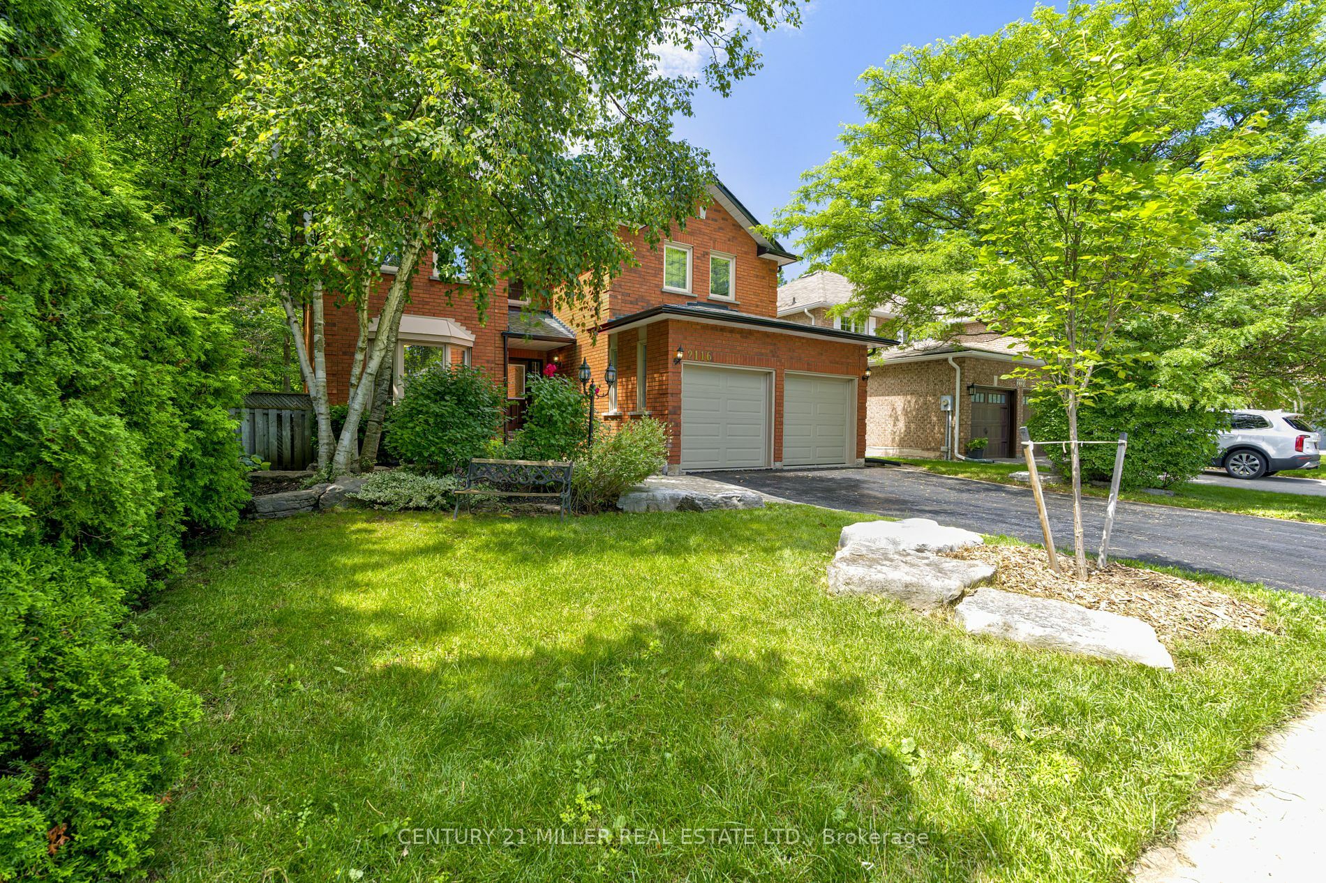 Property Photo:  2116 Munn'S Ave  ON L6H 4K4 