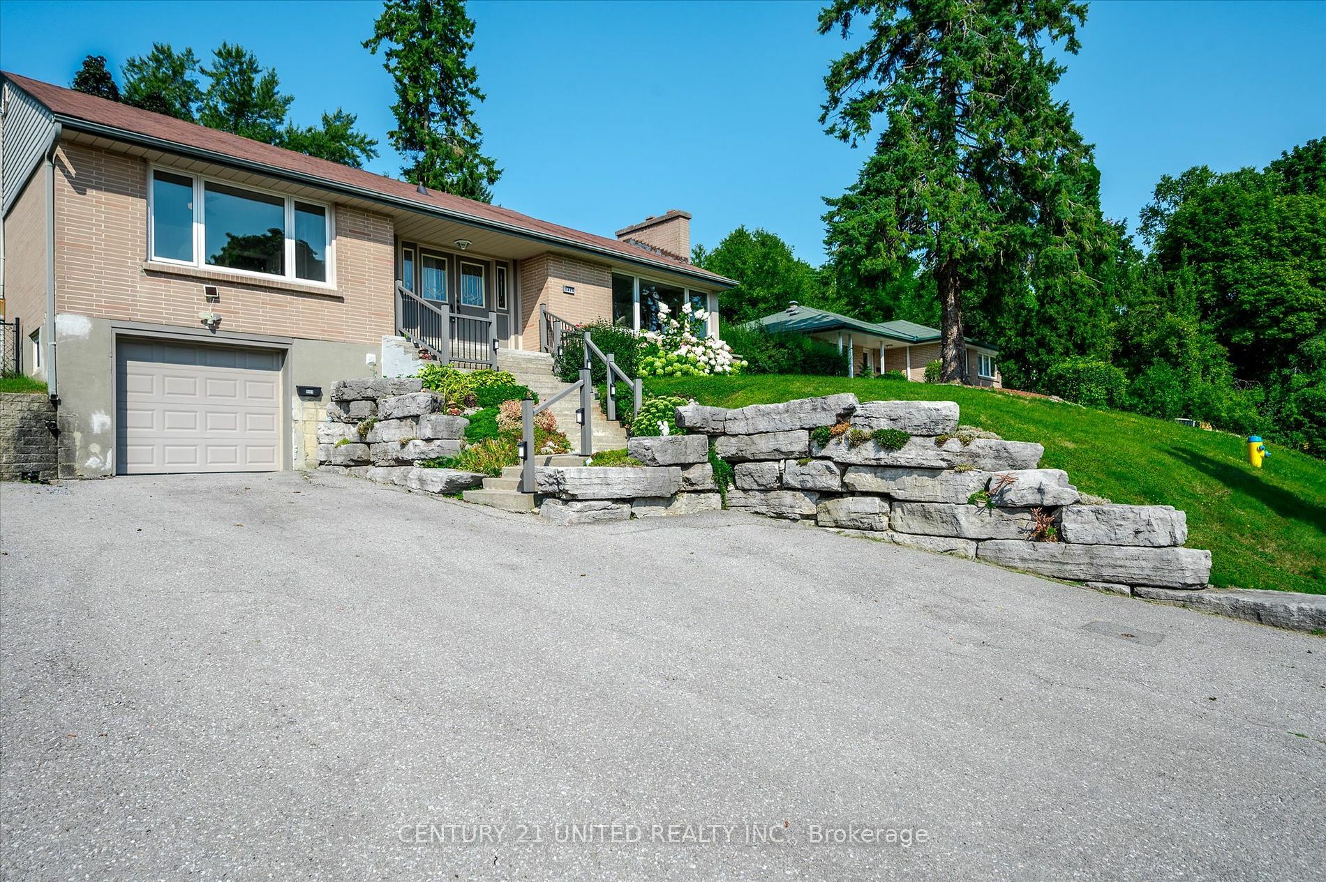 Photo de la propriété:  1489 Glencairn Ave  ON K9J 6S2 