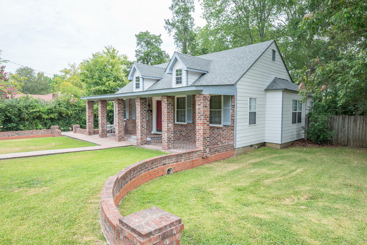 Property Photo:  214 N Montgomery Street  MS 39759 