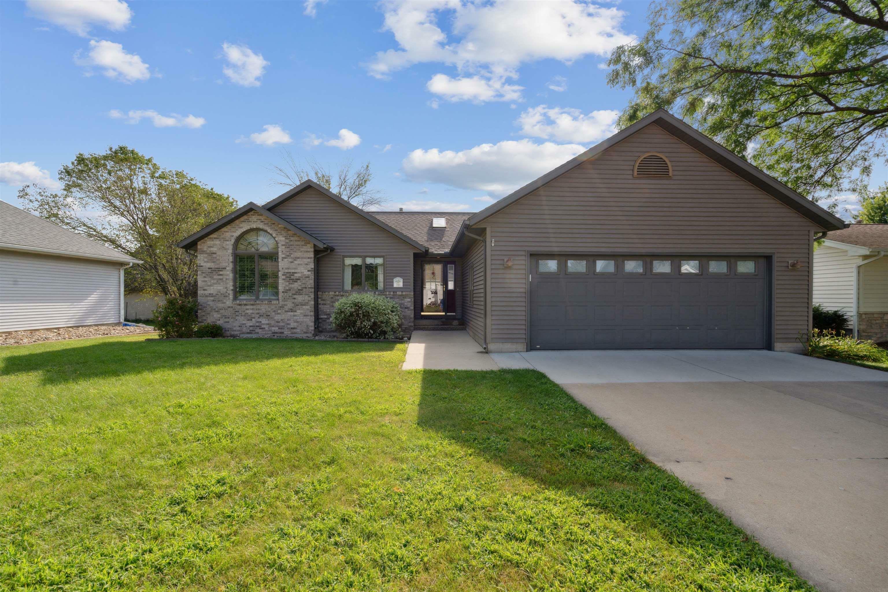 Property Photo:  544 Fireside Drive  IA 50613 