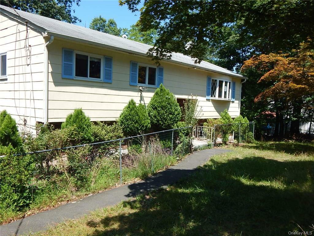 Property Photo:  402 Kings Highway  NY 10989 