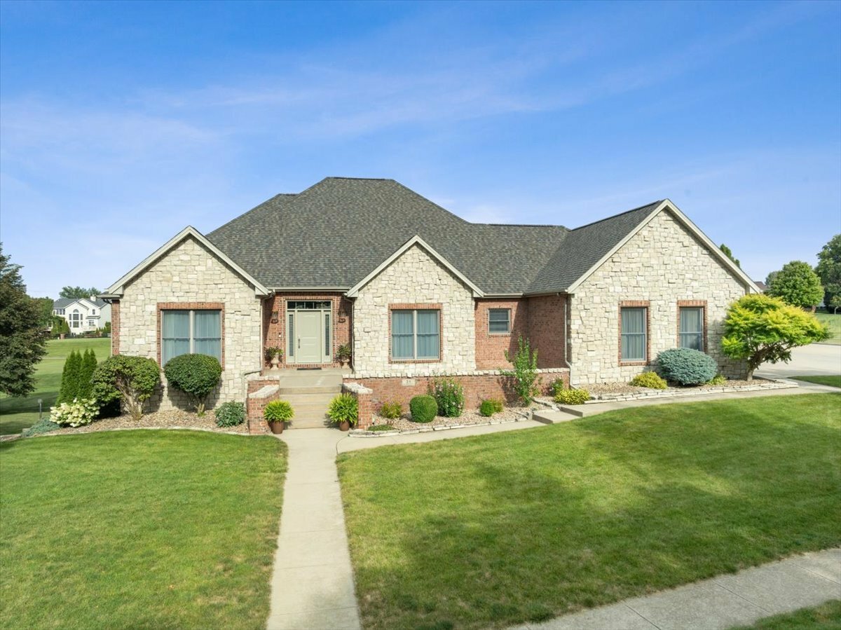 Property Photo:  26 Stonehedges Court  IL 61705 