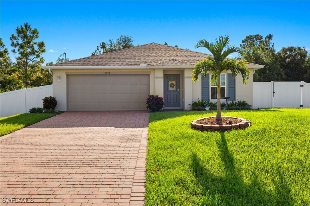 Property Photo:  5016 Mateo Circle  FL 33935 