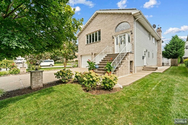 Property Photo:  76 Terrace Avenue  NJ 07014 