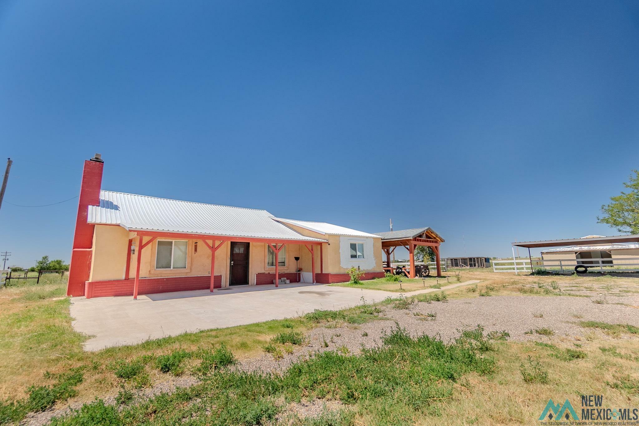 Property Photo:  1424 S Roosevelt Rd 6 Road  NM 88130 