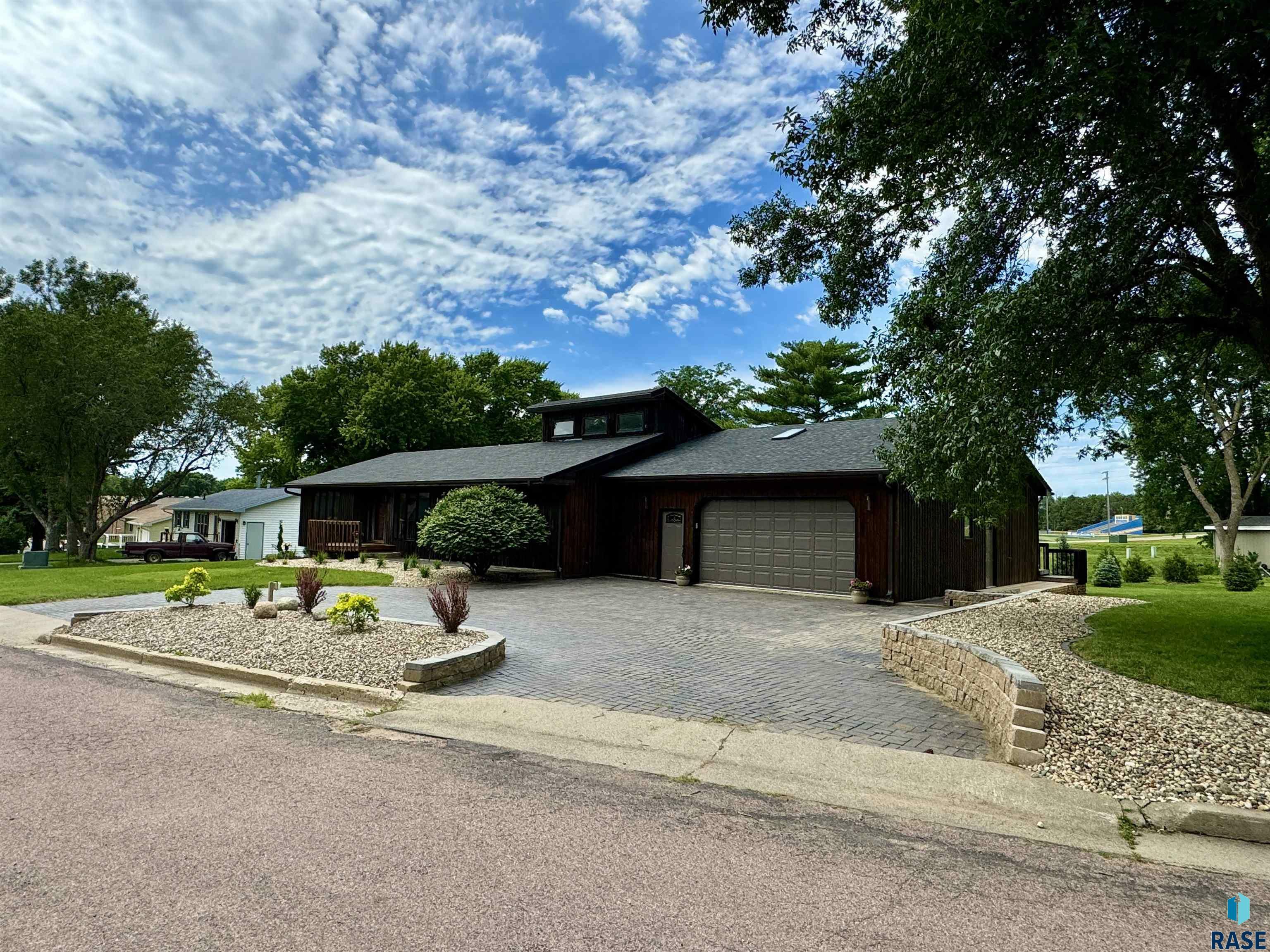 Property Photo:  506 Lincoln Dr  SD 57001 