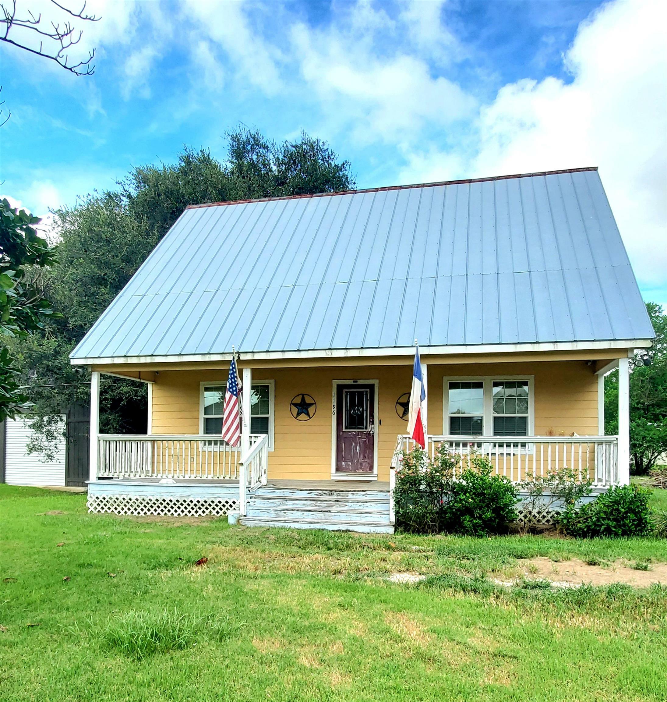 Property Photo:  1196 Florida St  TX 77627 