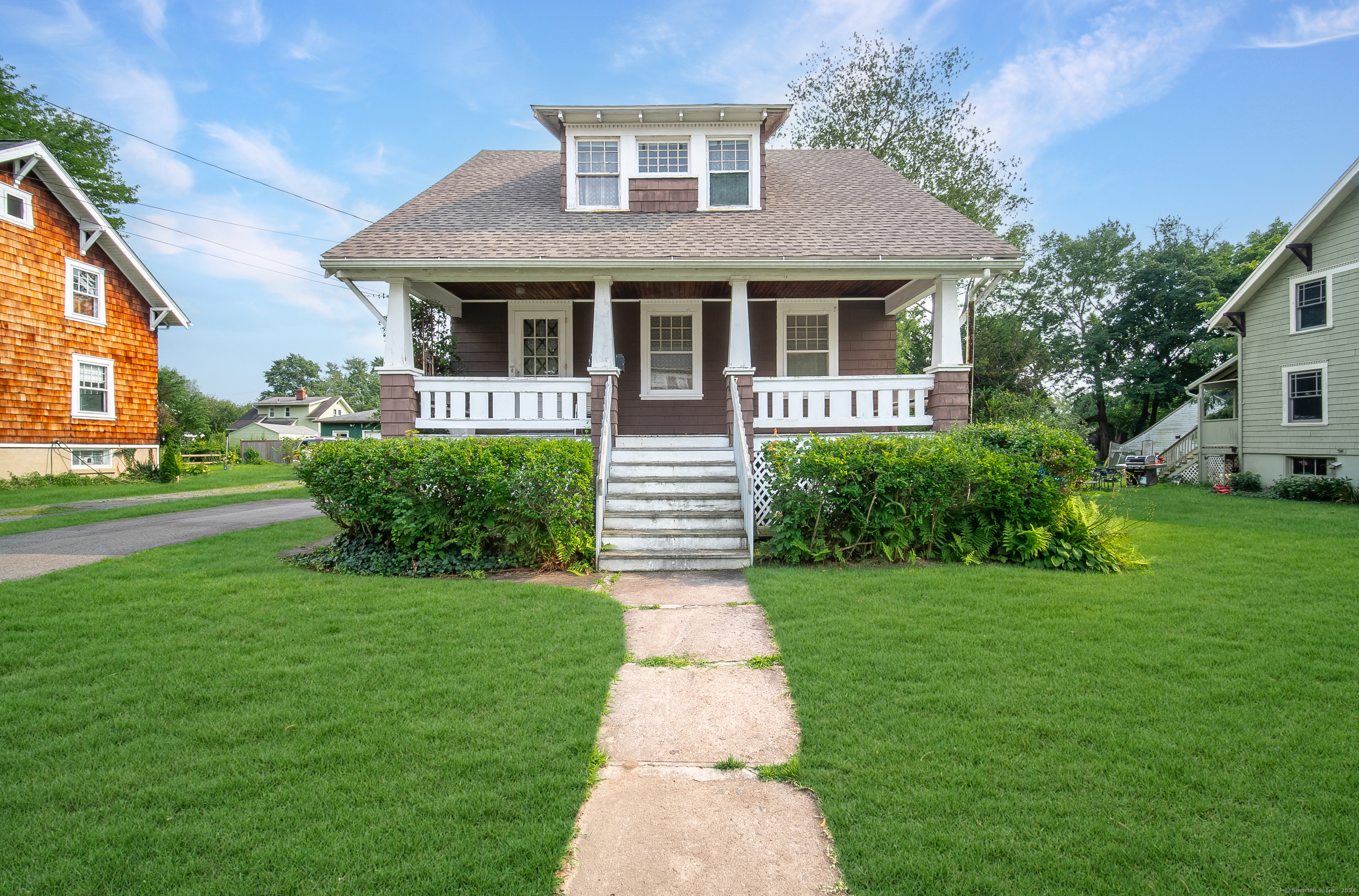 Property Photo: 7 Hubbard Place CT 06109