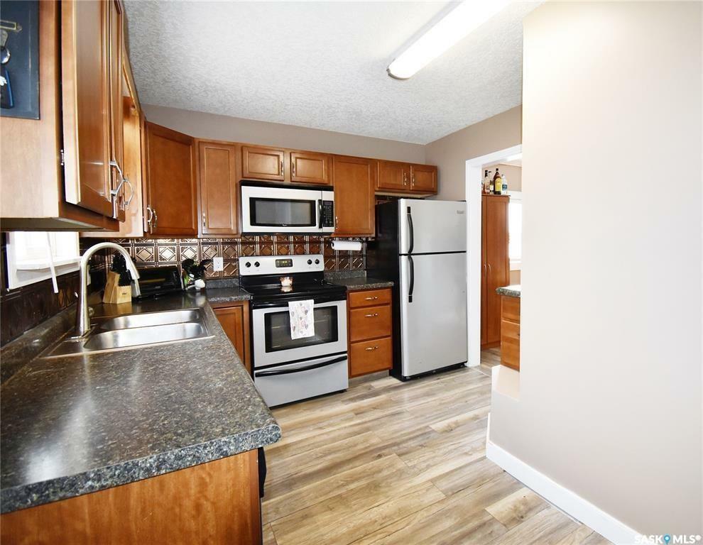 Property Photo:  530 Eva Street  SK S4A 1N8 