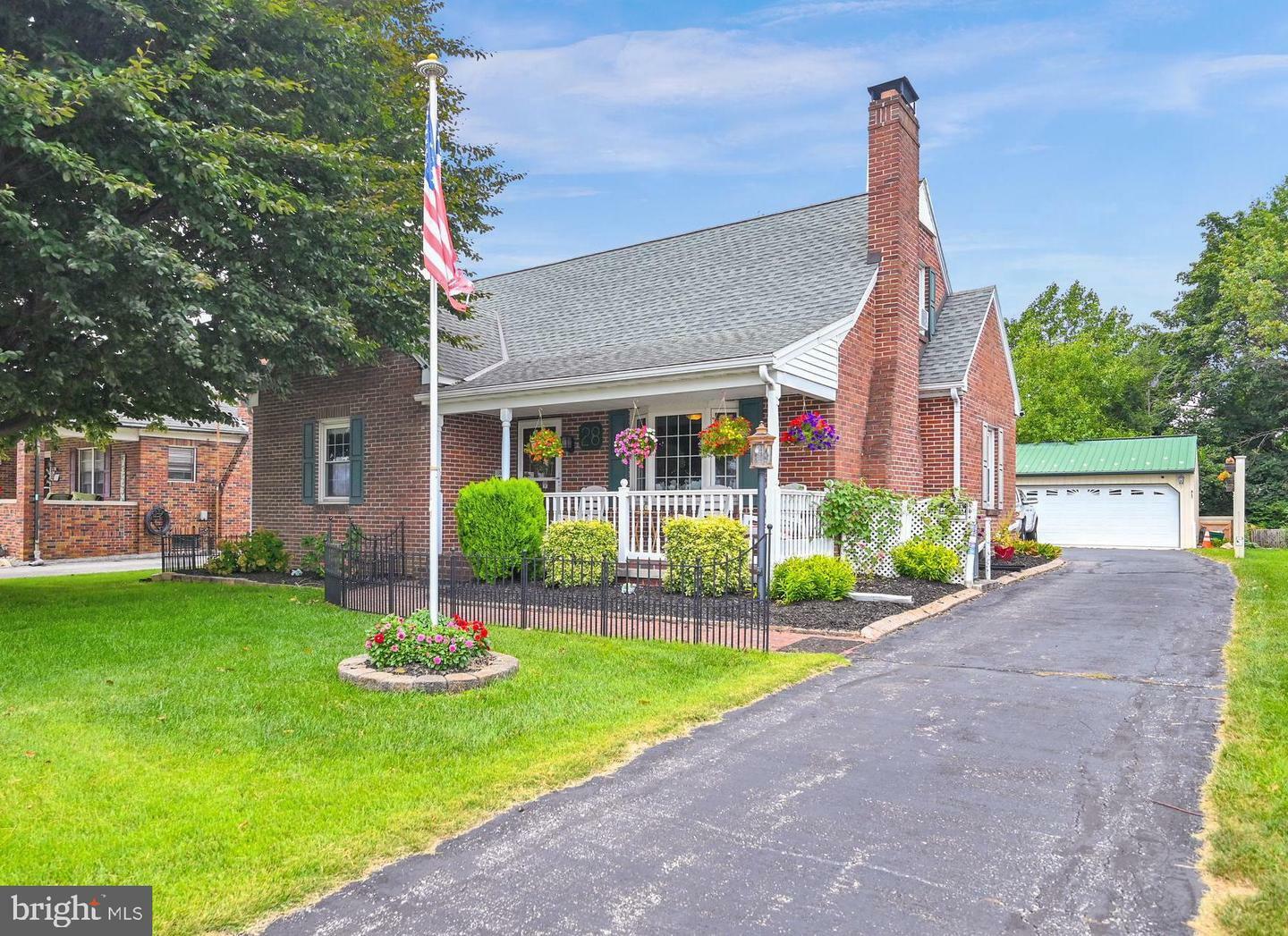 Property Photo:  28 Clearview Road  PA 17331 