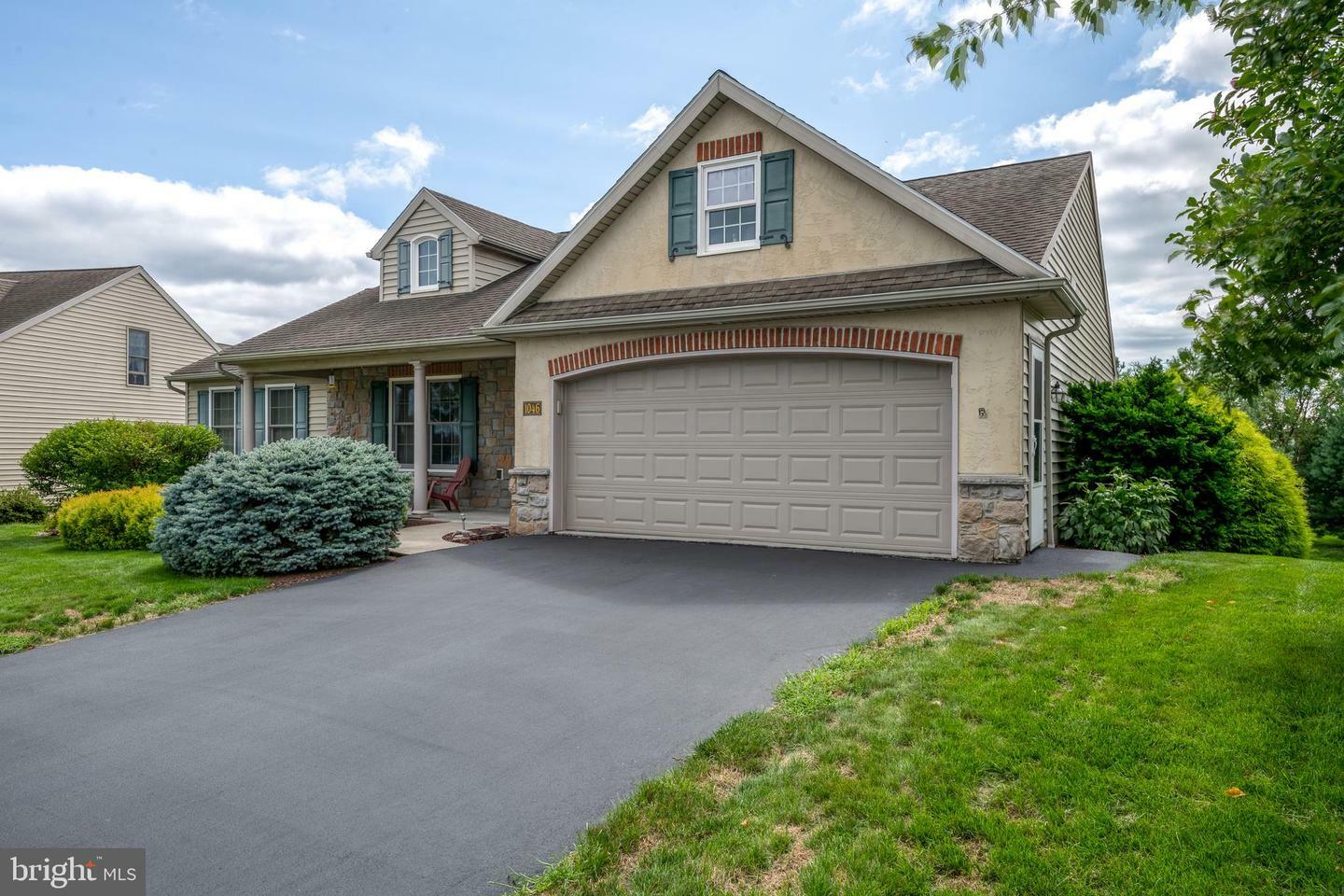 Property Photo:  1046 Cambridge Drive  PA 17545 