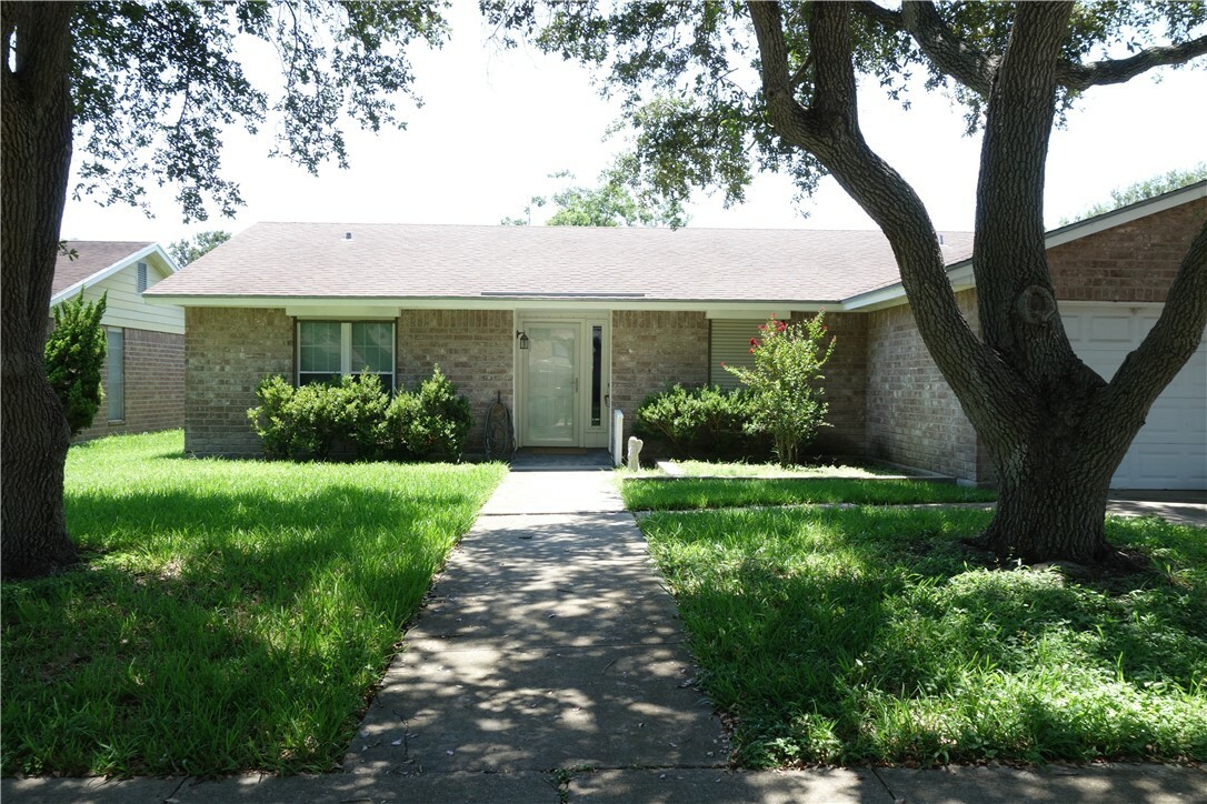 Property Photo:  5013 Goldeneye Drive  TX 78413 