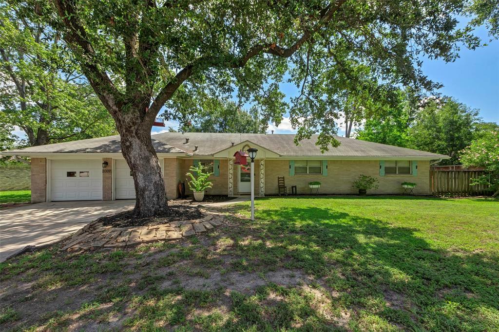 Property Photo:  2002 Timberlane Street  TX 77301 