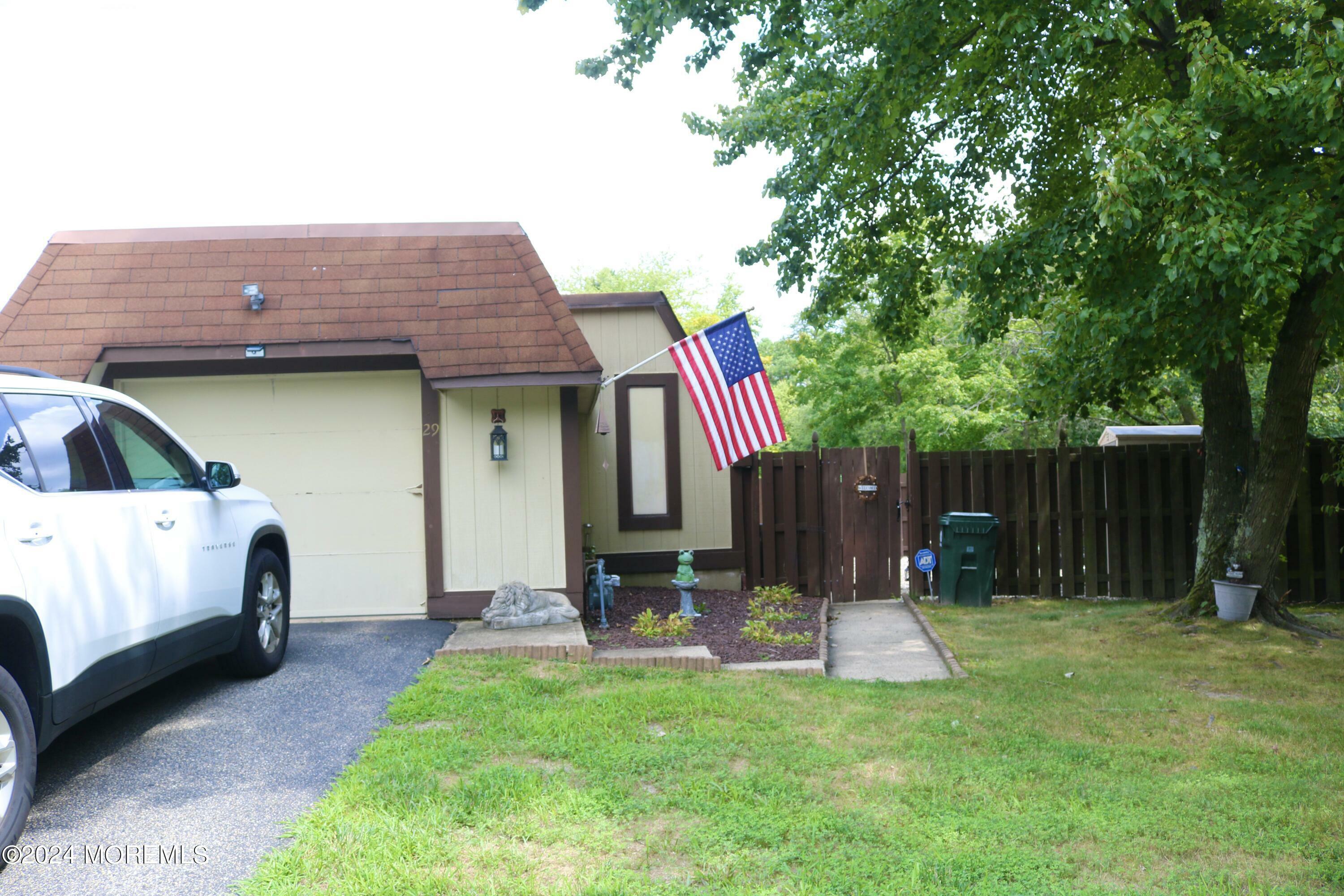 Property Photo:  29 Blue Jay Court 1000  NJ 07731 