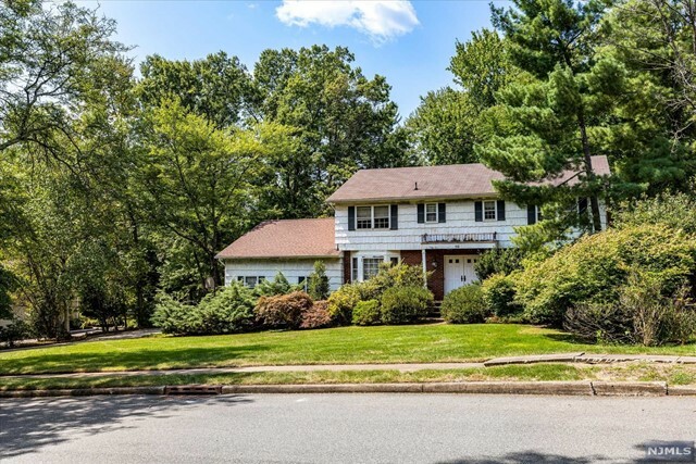 Property Photo:  10 Flanders Drive  NJ 07058 