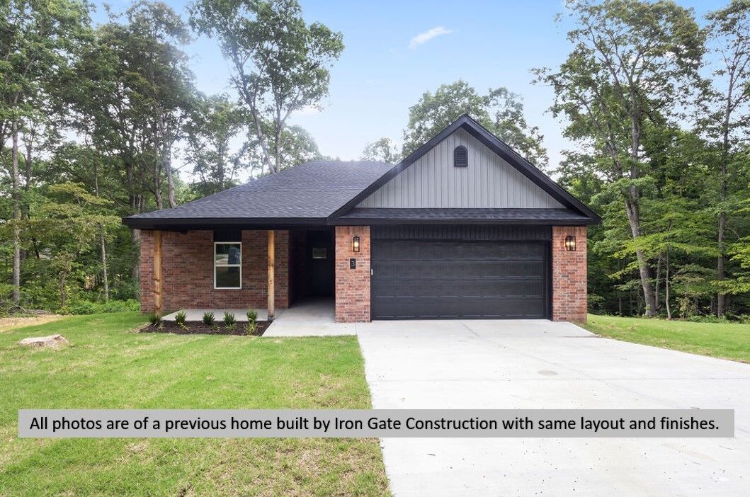 Property Photo: 5 Bedworth Circle AR 72715