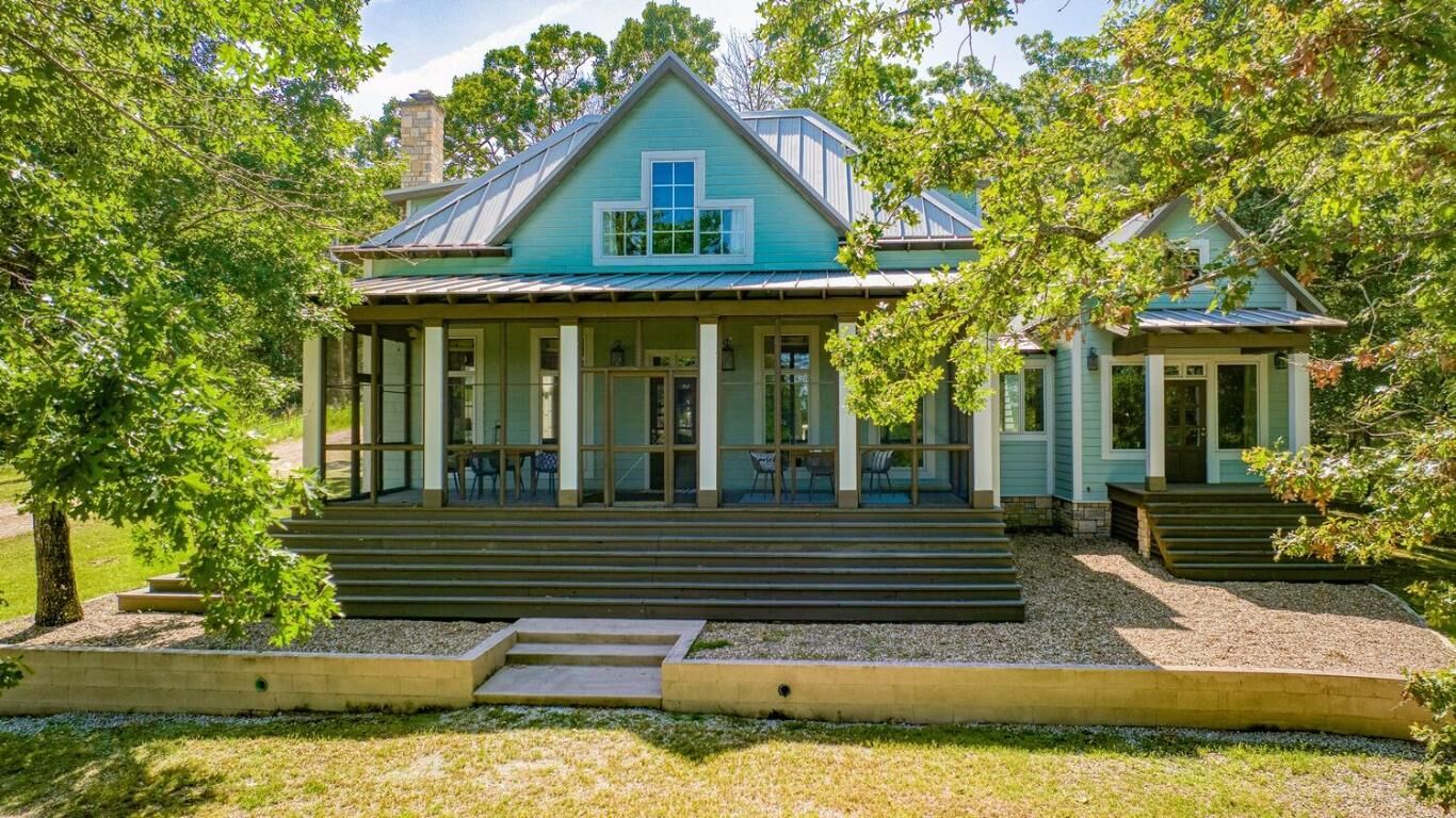 Property Photo: 203 Cove Drive AR 72644