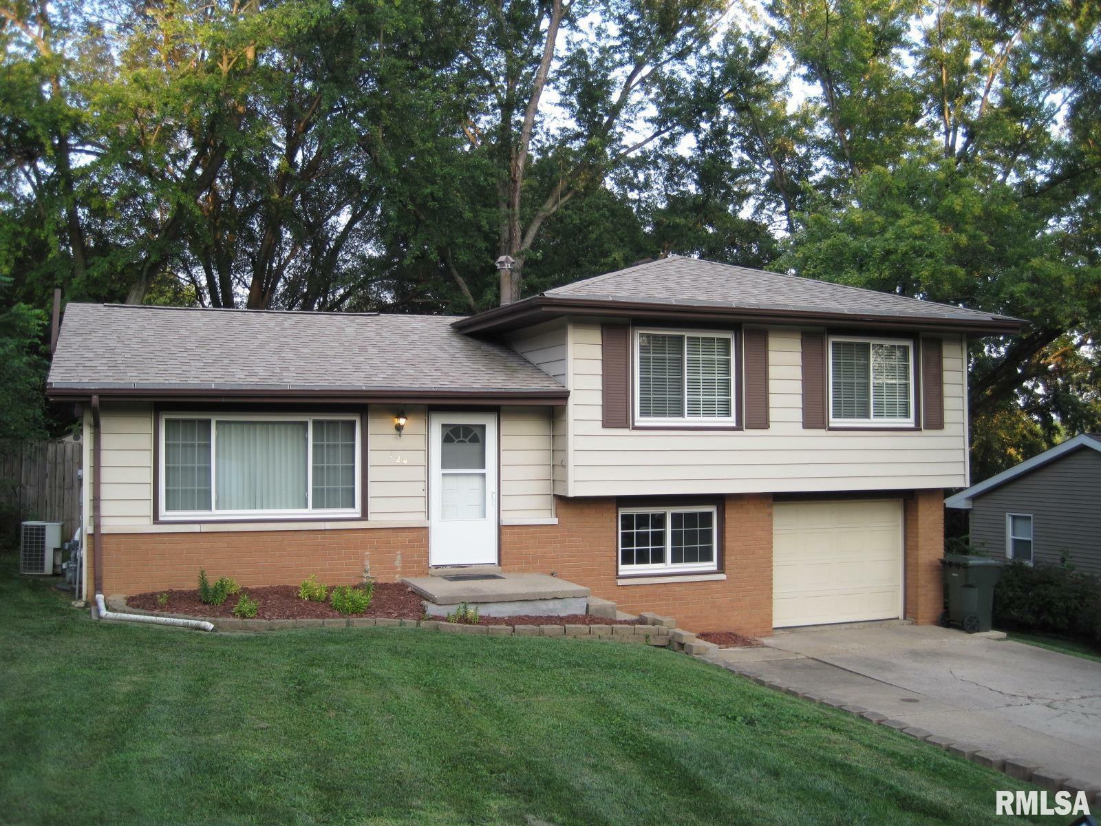 Property Photo:  124 Greenlawn Court  IL 61611 