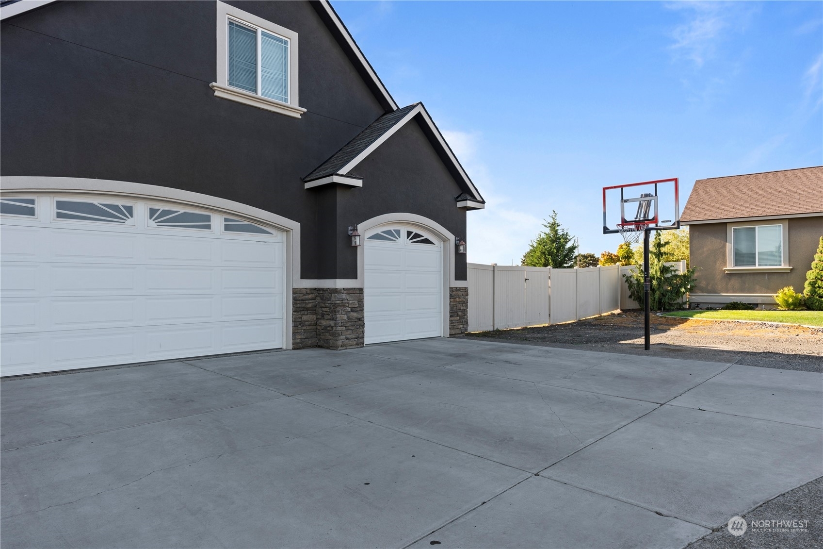 Property Photo:  1410 E Palos Verdes Ln.  WA 99344 