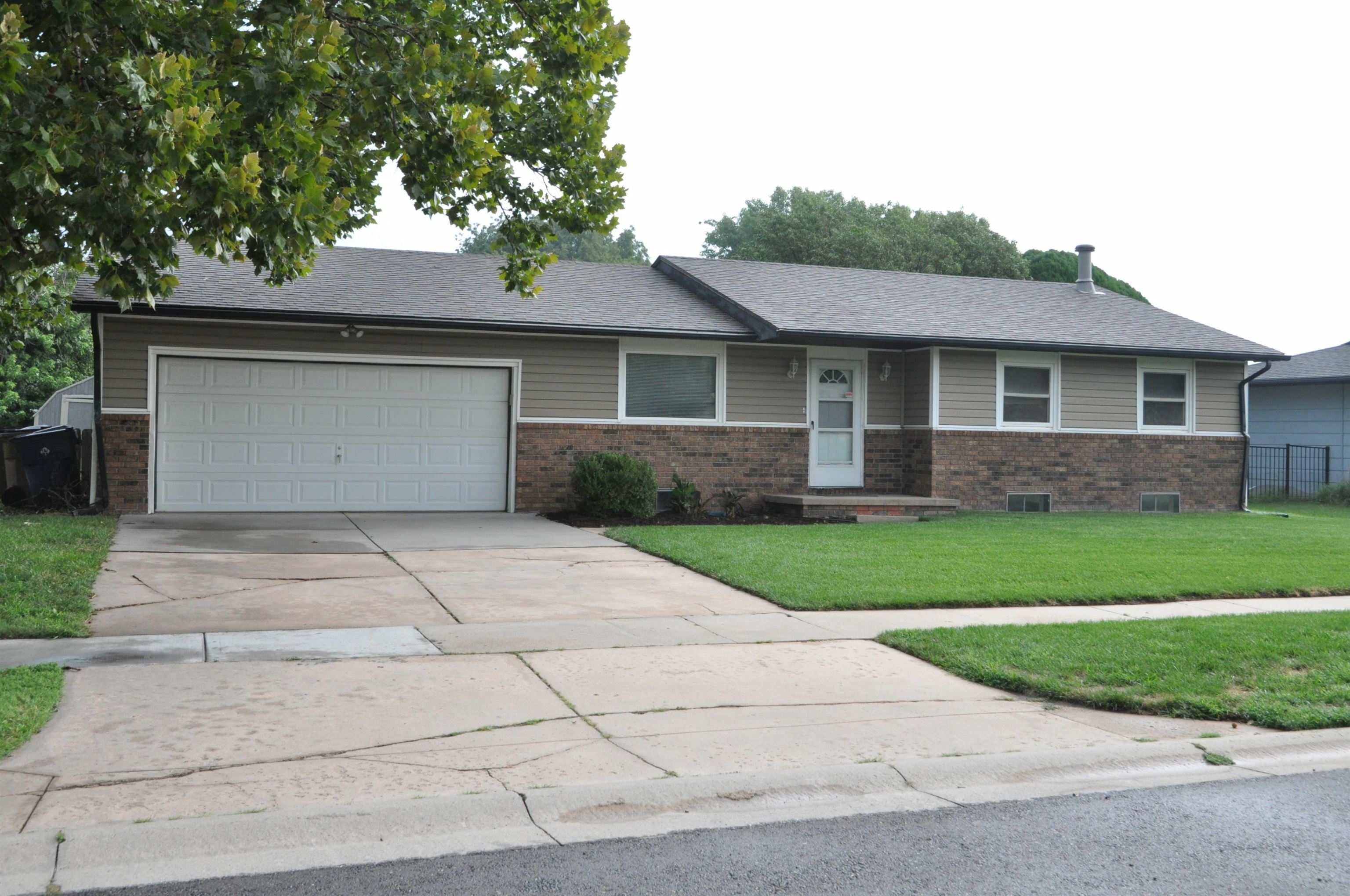 Property Photo:  6520 E Perryton  KS 67226 