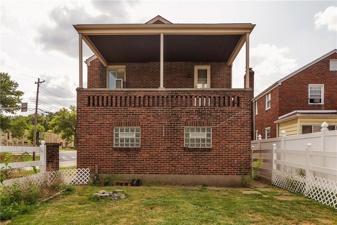 Property Photo:  1135 Washington Street  PA 15132 