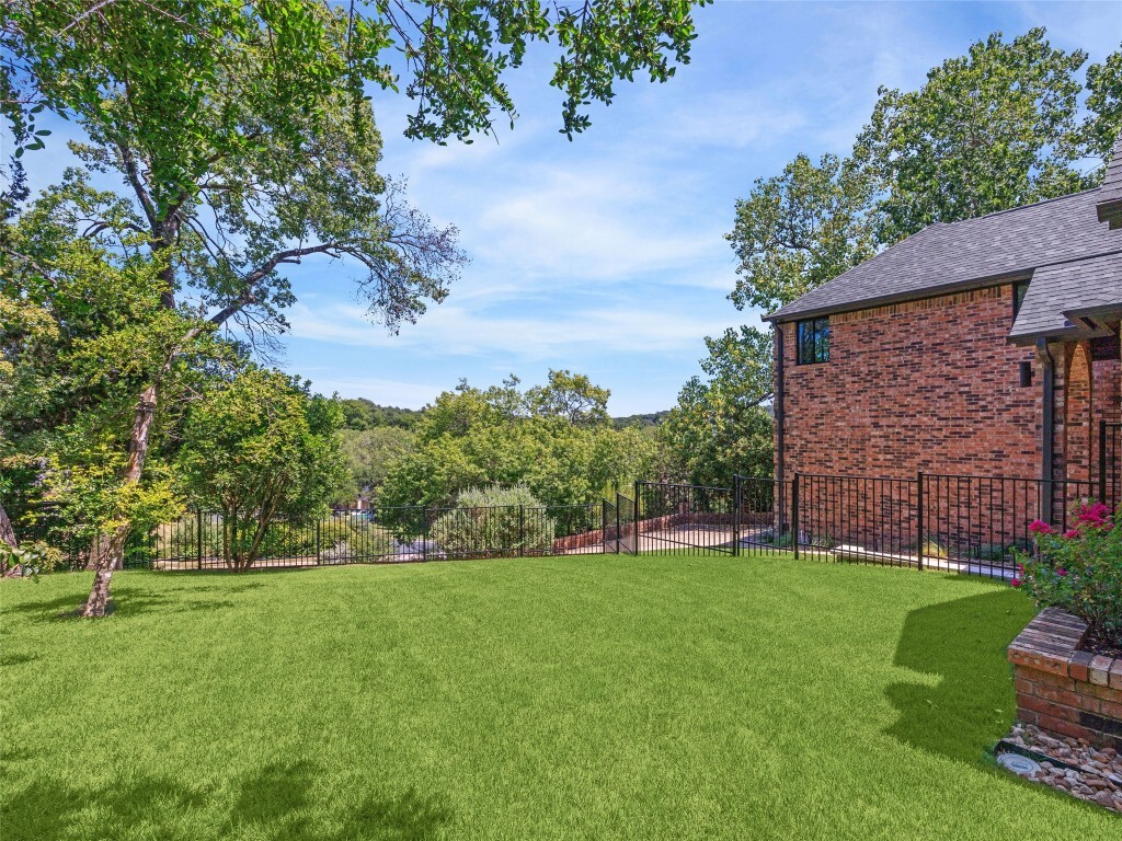 Property Photo: 3911 Dry Creek Drive TX 78731