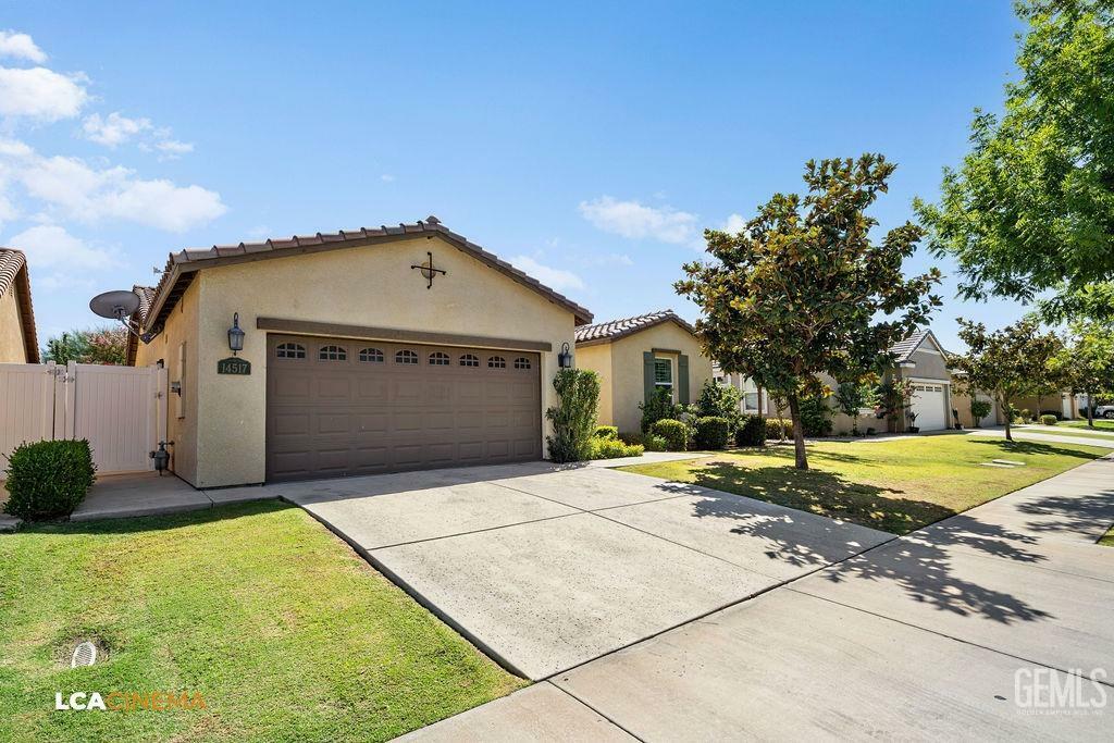 Property Photo:  14517 Checkerbloom Drive  CA 93314 