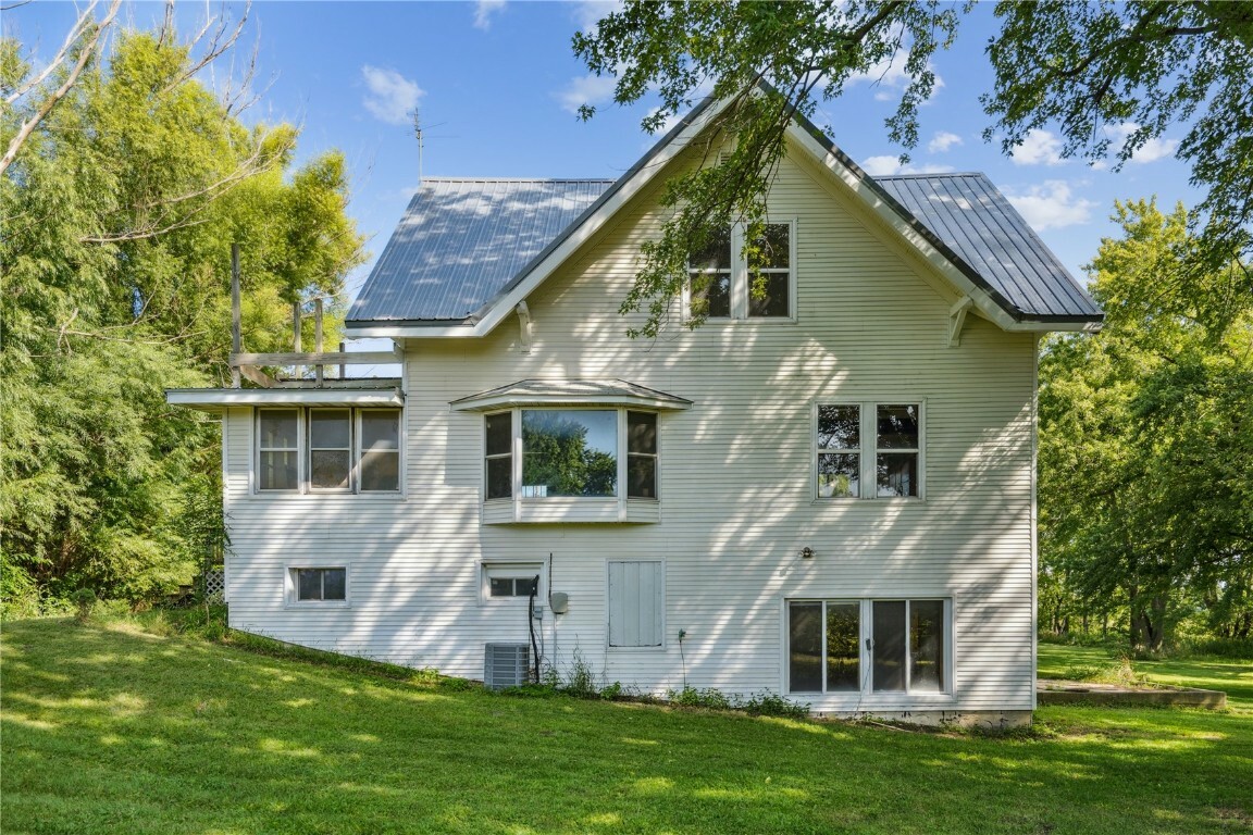 Property Photo:  1563 Piedmont Avenue  IA 50676 