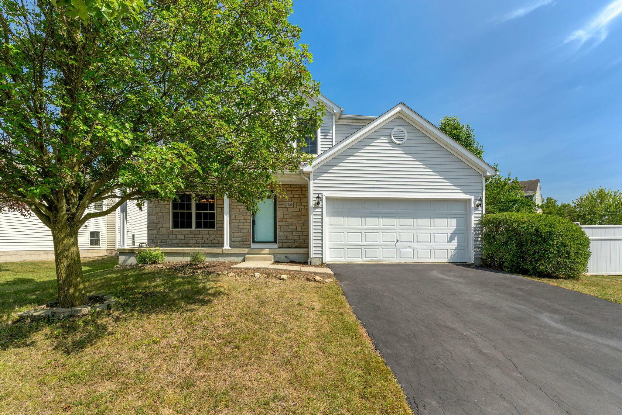 Property Photo:  1620 Creekview Drive  OH 43040 