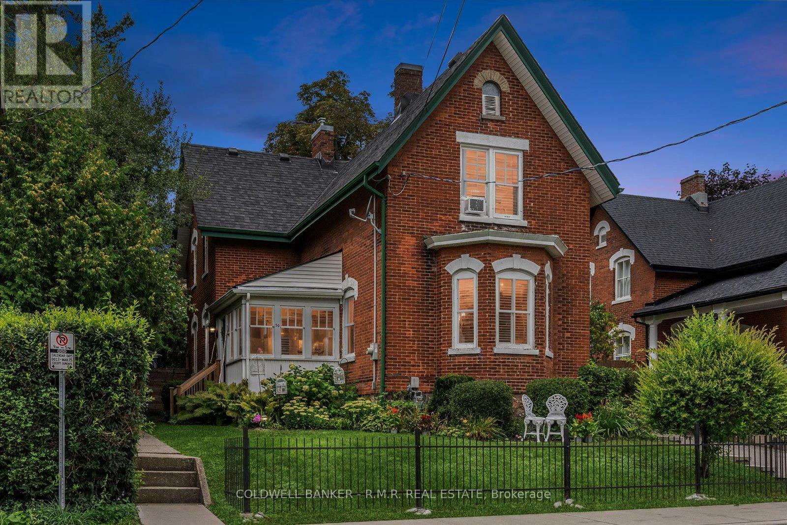 Photo de la propriété:  50 Brown Street  ON L1A 3E1 