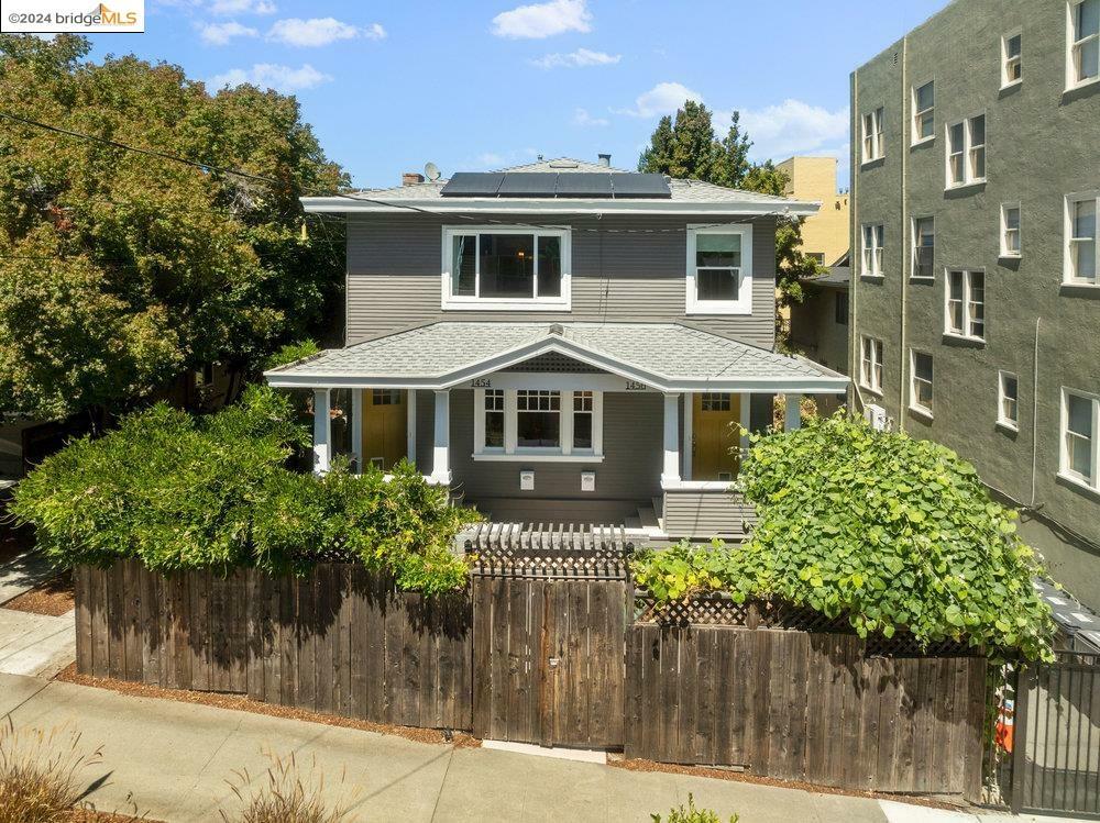 Property Photo:  1454 E 32nd St  CA 94602 