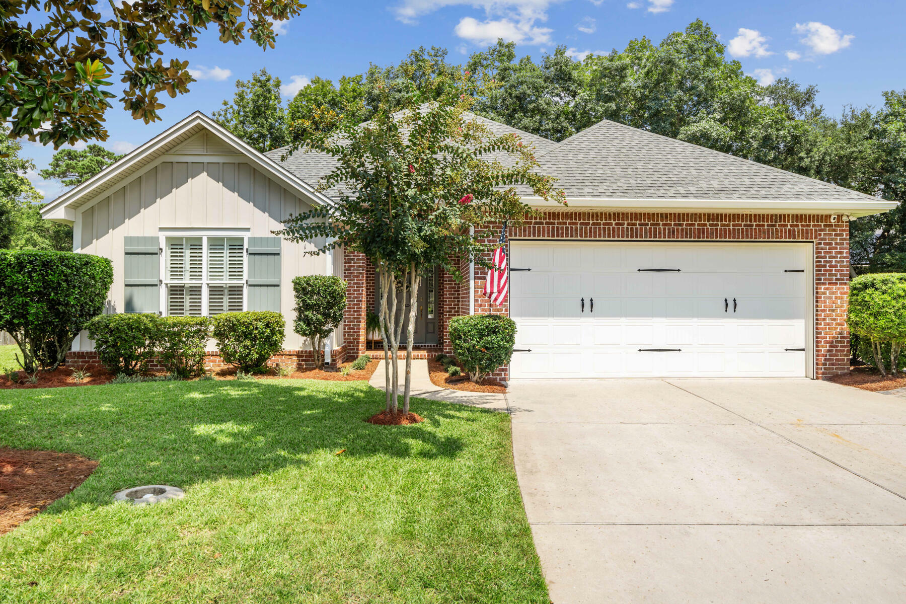 Property Photo:  717 Woods Drive  FL 32578 