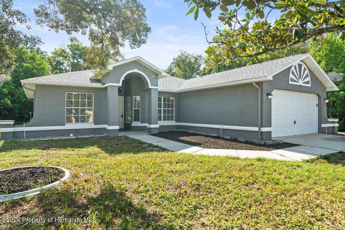 Property Photo: 110 Outlook Avenue FL 34606