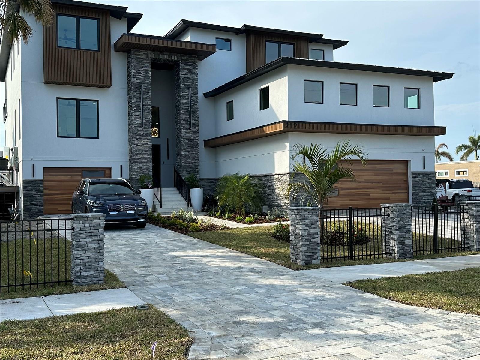 Property Photo: 2121 Bayou Grande Boulevard NE FL 33703