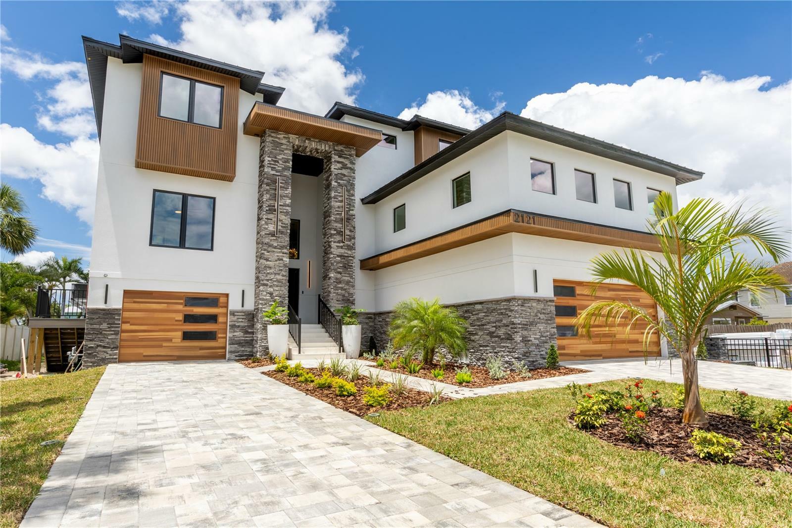 Property Photo: 2121 Bayou Grande Boulevard NE FL 33703